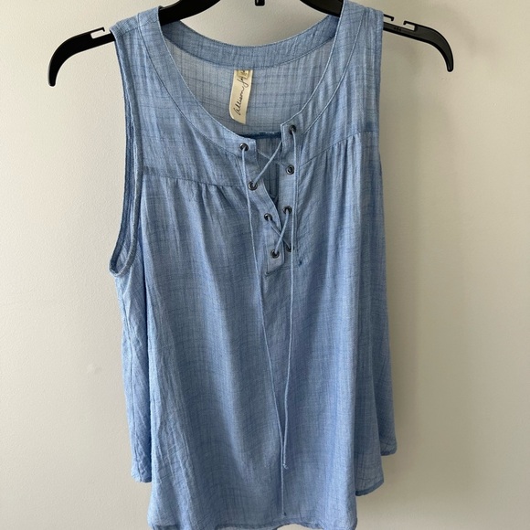 Allison Joy Light blue sleeveless blouse top size medium - Picture 3 of 6